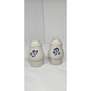 Pfaltzgraff Yorktowne Salt Pepper Shakers Blue P Stoneware Vintage USA Pair